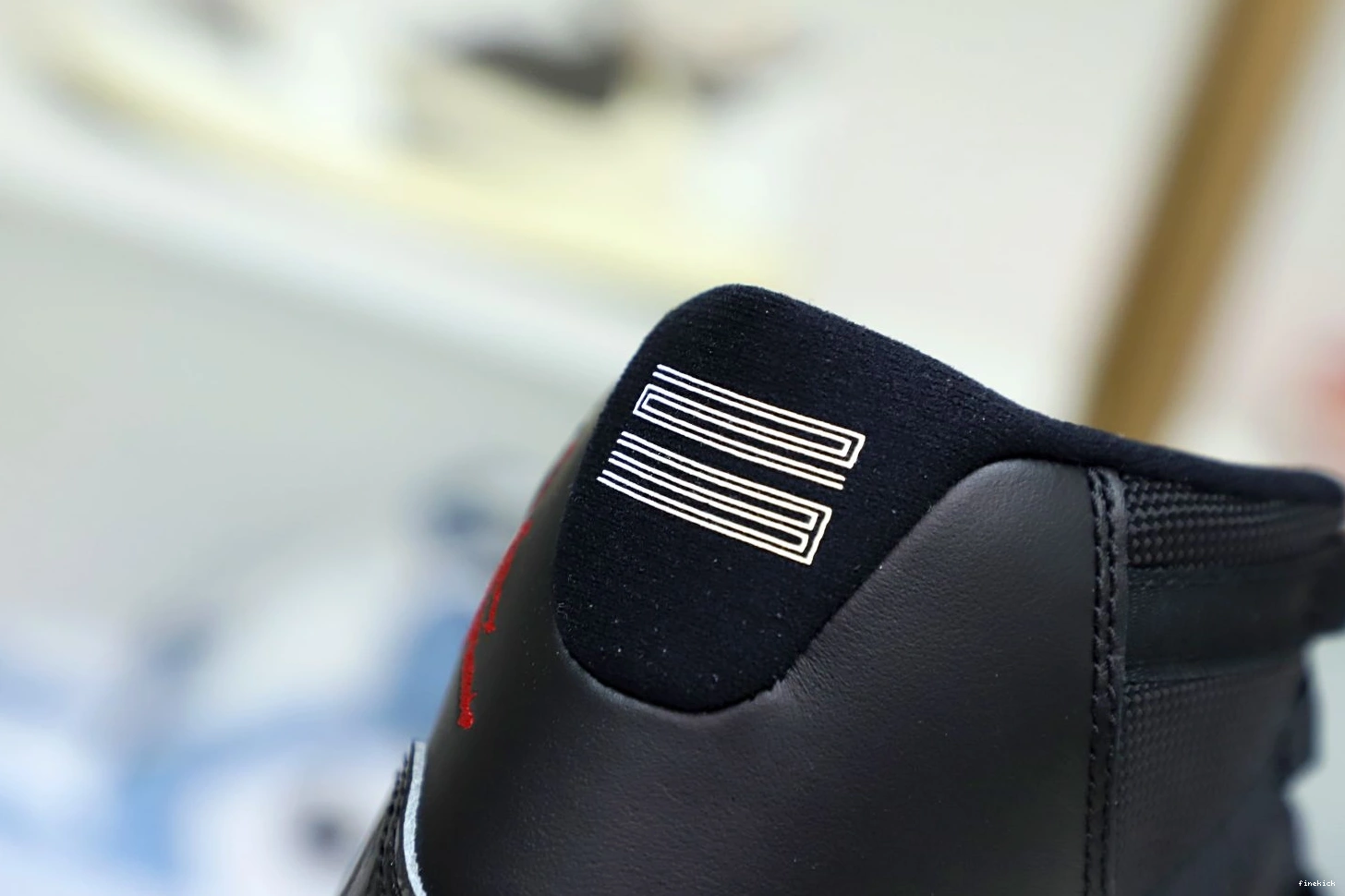 AIR 2019 RETRO JORDAN 'BRED' 11 1231